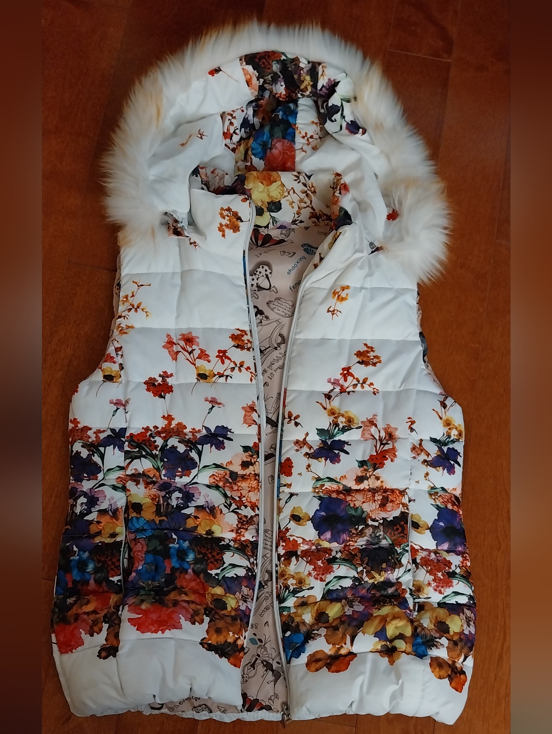 Beautiful White Floral Quilted Removable Hooded Puffer Vest With Faux Fur